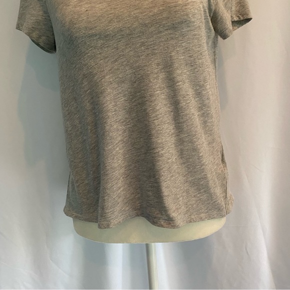 Grey Aeropostale Shirt with Open Back - Picture 6 of 7